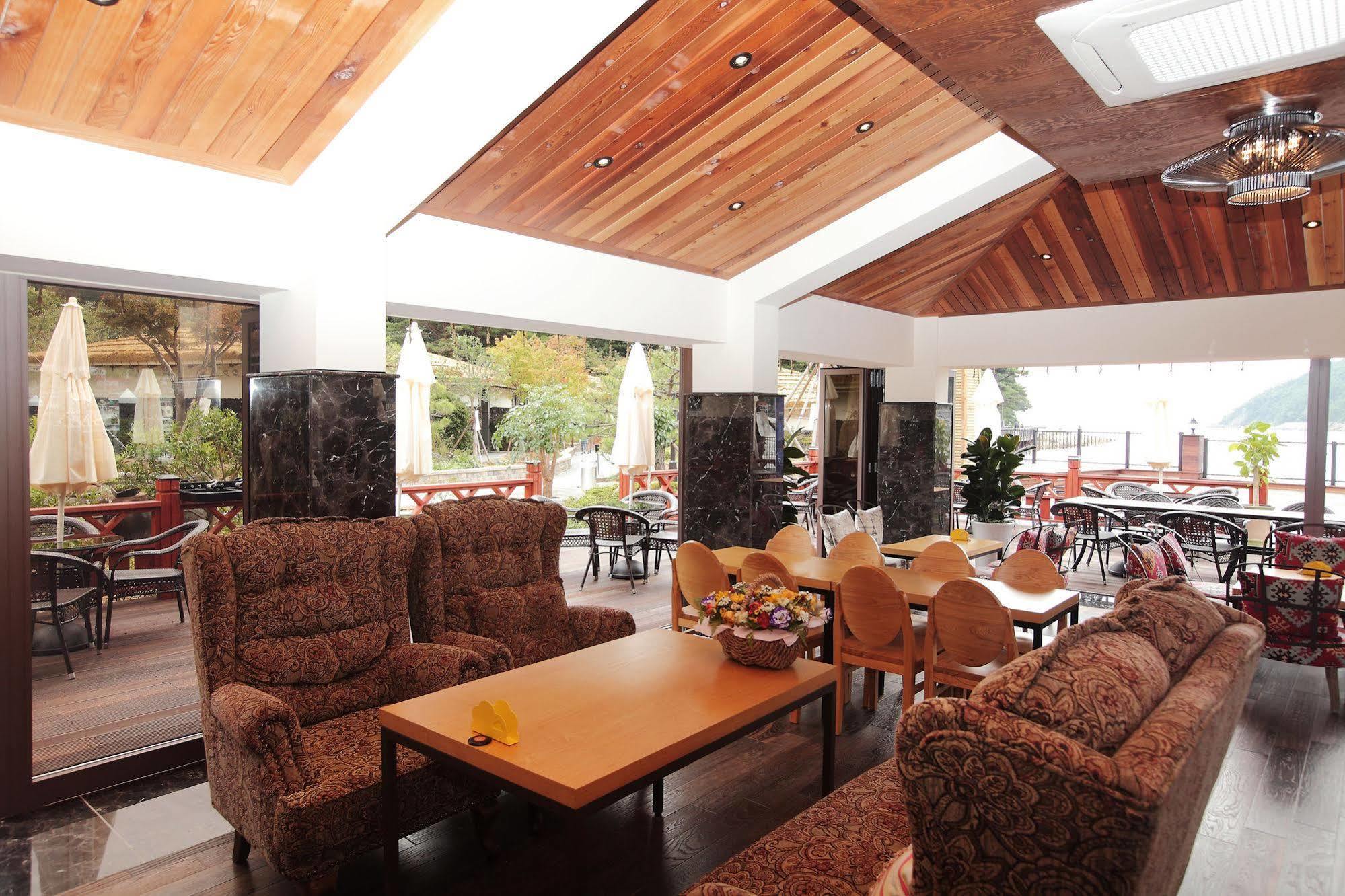 Hansan Marina Hotel & Resort Tongyeong Exterior photo